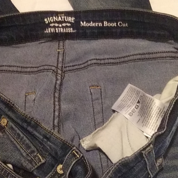 Levi Signiture Modern Boot Cut Stretchy 12S Jeans - Picture 6 of 8